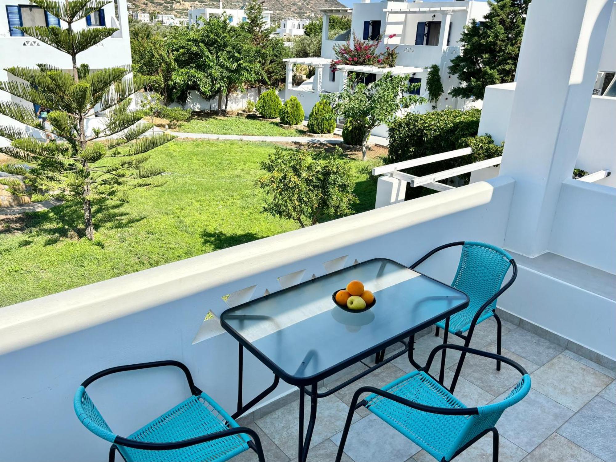 Liostasi Houses Skyros Bilik gambar