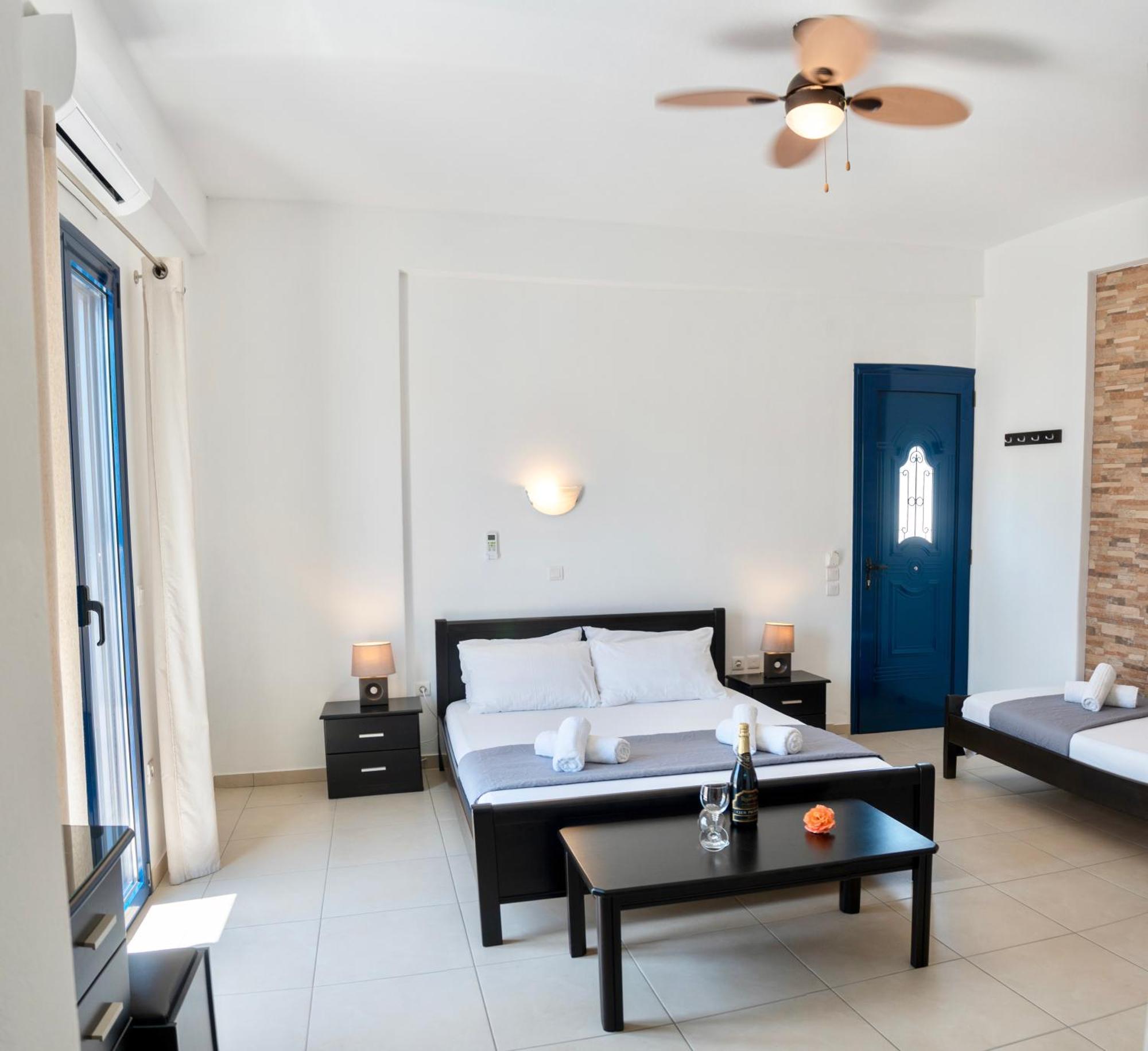Liostasi Houses Skyros Bilik gambar